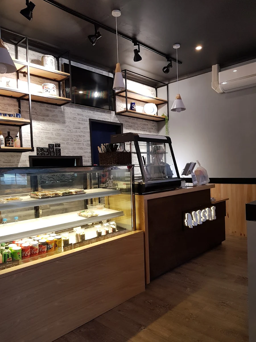 Vibe, Ajisai Sushi