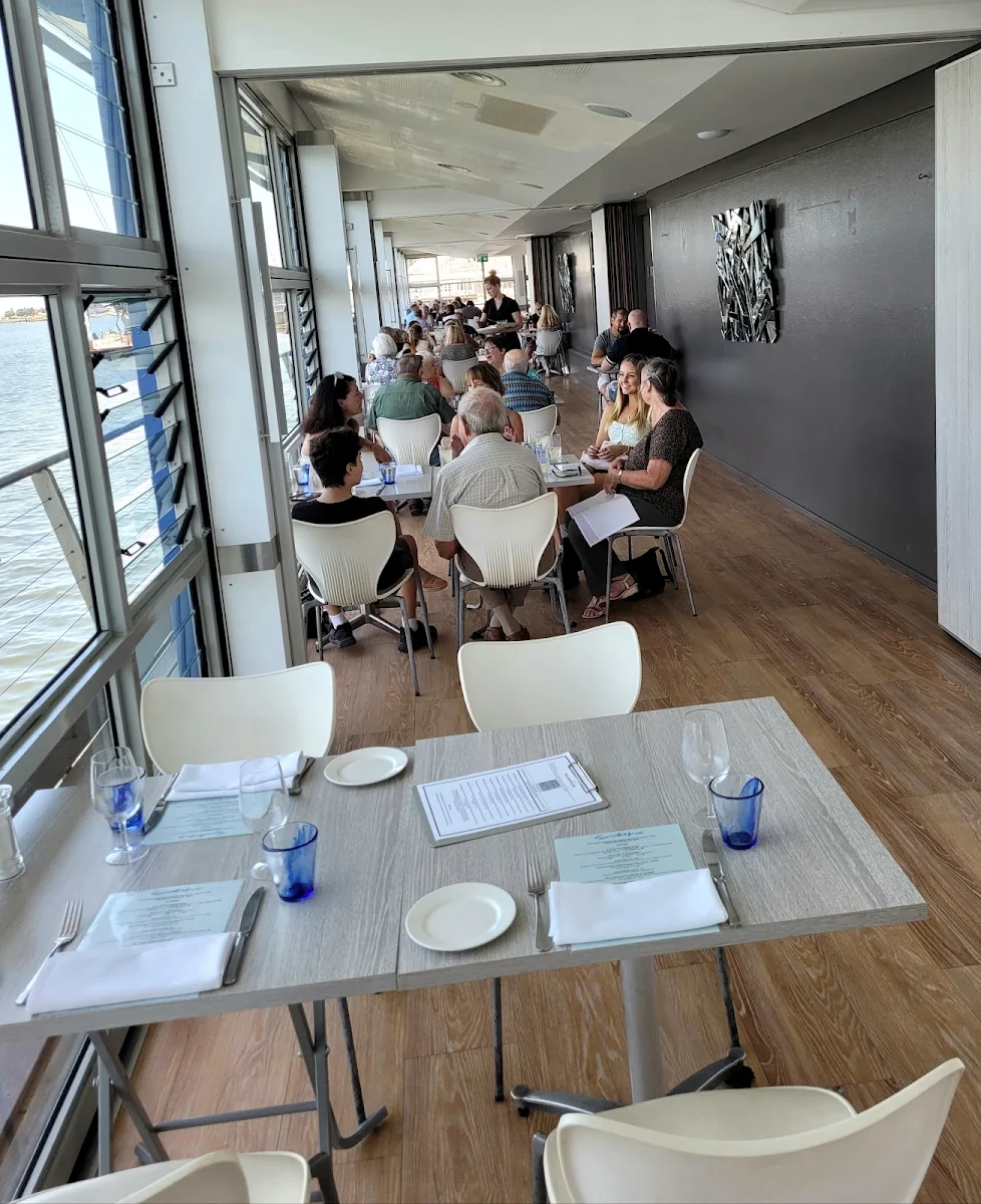 Vibe, Scratchleys on the Wharf