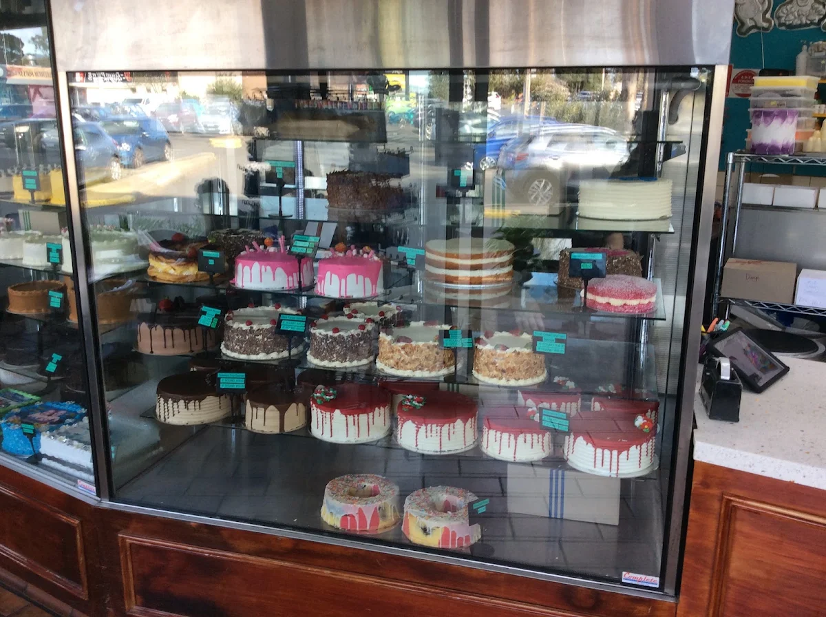 Vibe, Allans Bakery & Cakes