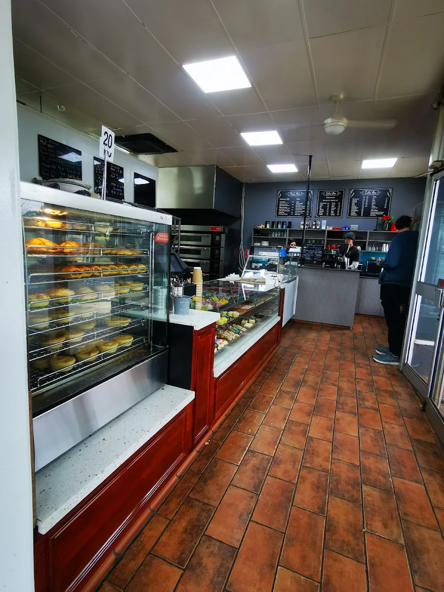 Vibe, Allans Bakery & Cakes