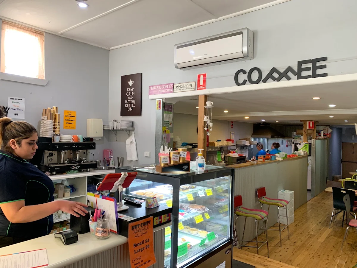 Vibe, Happy Daze Coffee Lounge