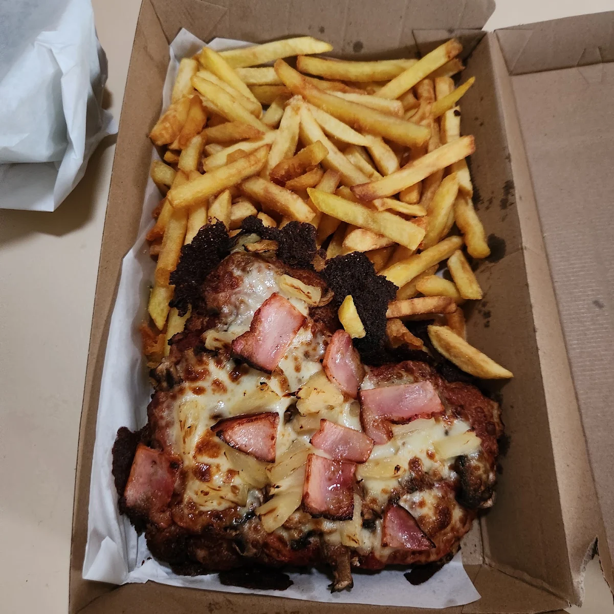 Food & drink, Burnsies Pizza