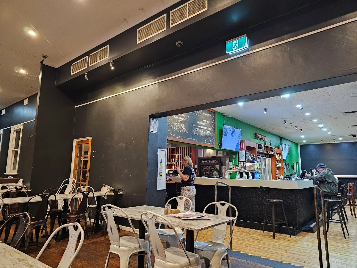 Vibe, The Murchison Tavern