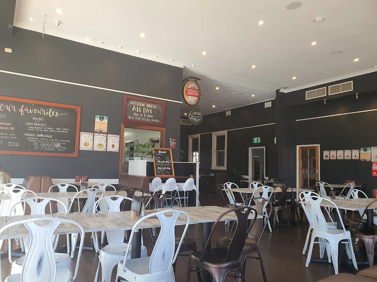 Vibe, The Murchison Tavern