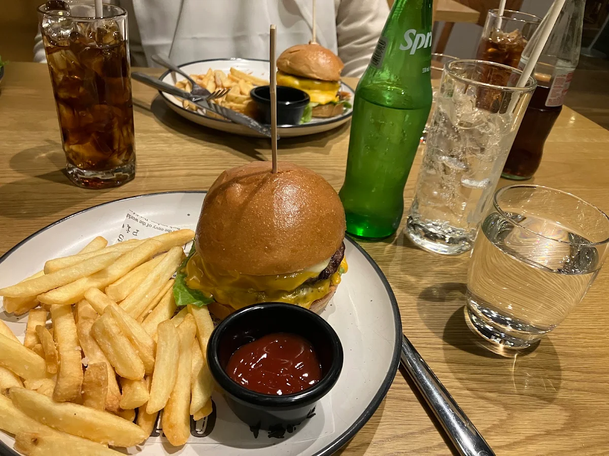 Food & drink, Platform 270