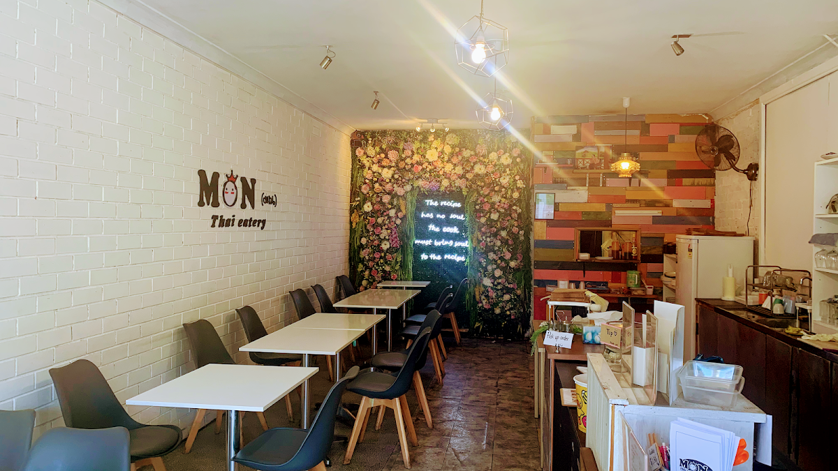 Vibe, Mon Thai Eatery