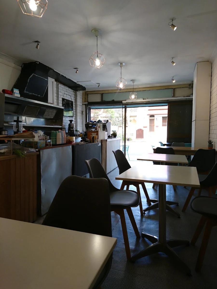 Vibe, Mon Thai Eatery