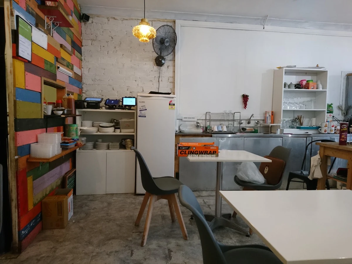 Vibe, Mon Thai Eatery