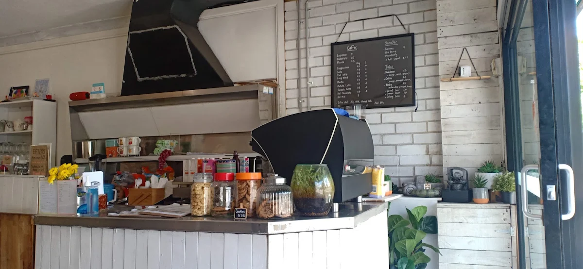 Vibe, Mon Thai Eatery