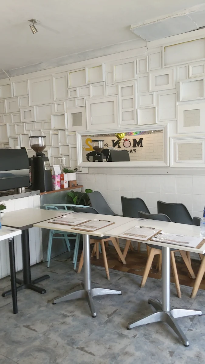 Vibe, Mon Thai Eatery
