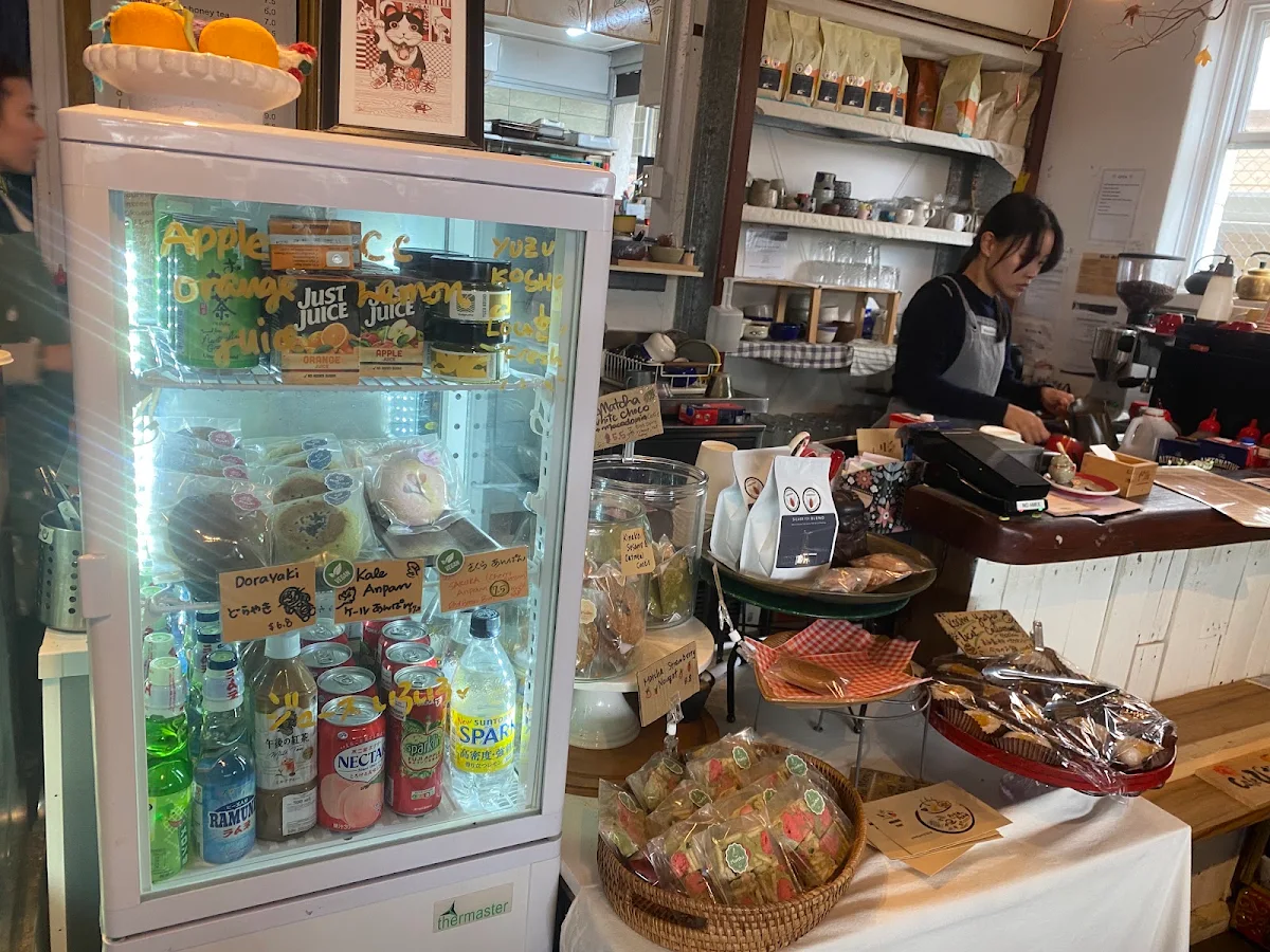 Vibe, Hinata Cafe