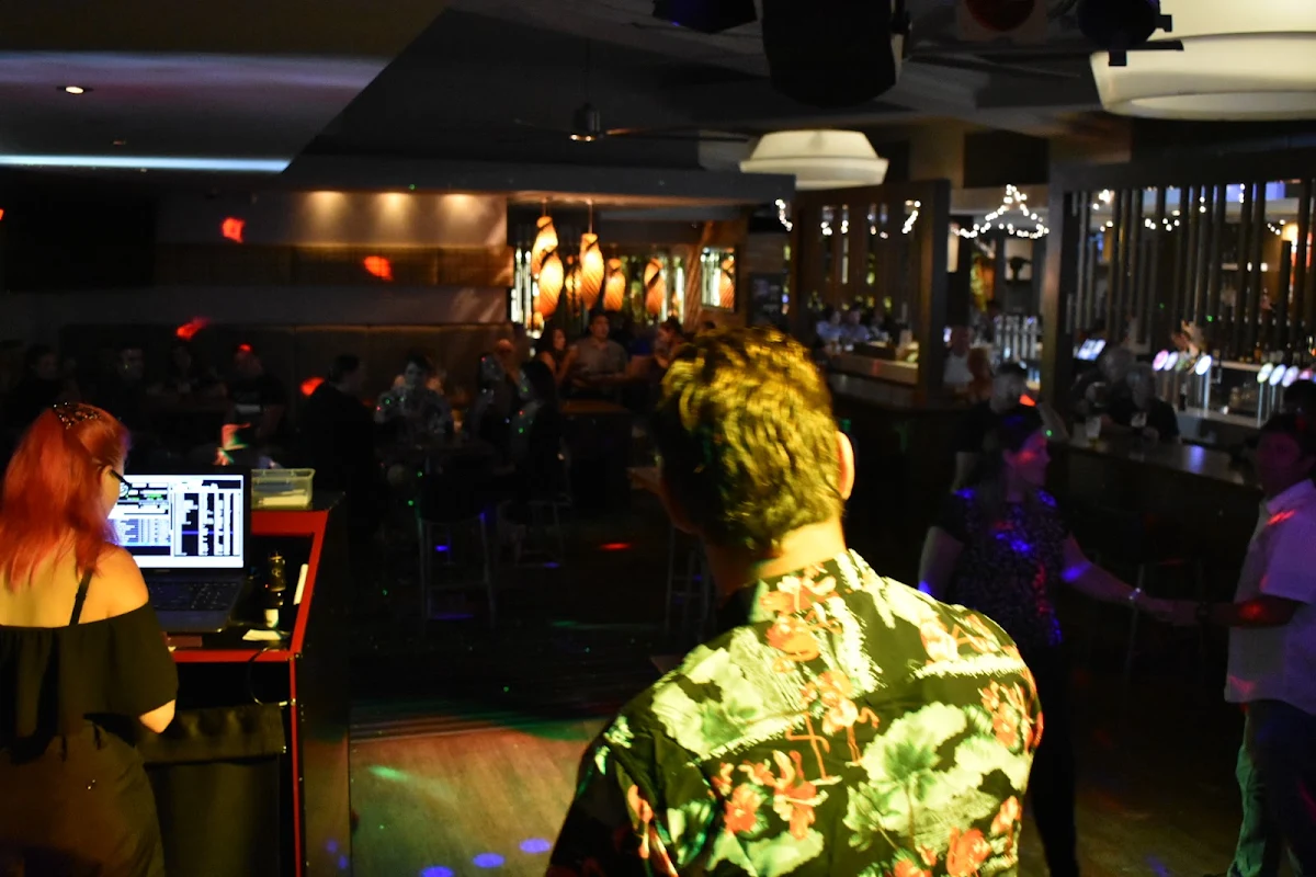 Vibe, The Cornerstone Tavern