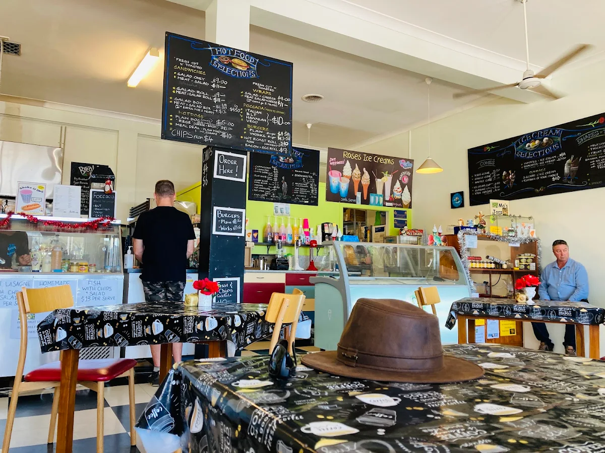 Vibe, Rose's Cafe