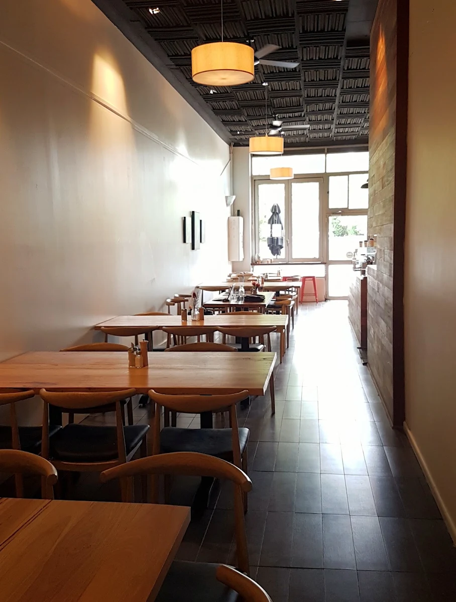 Vibe, Blue Dog Café.