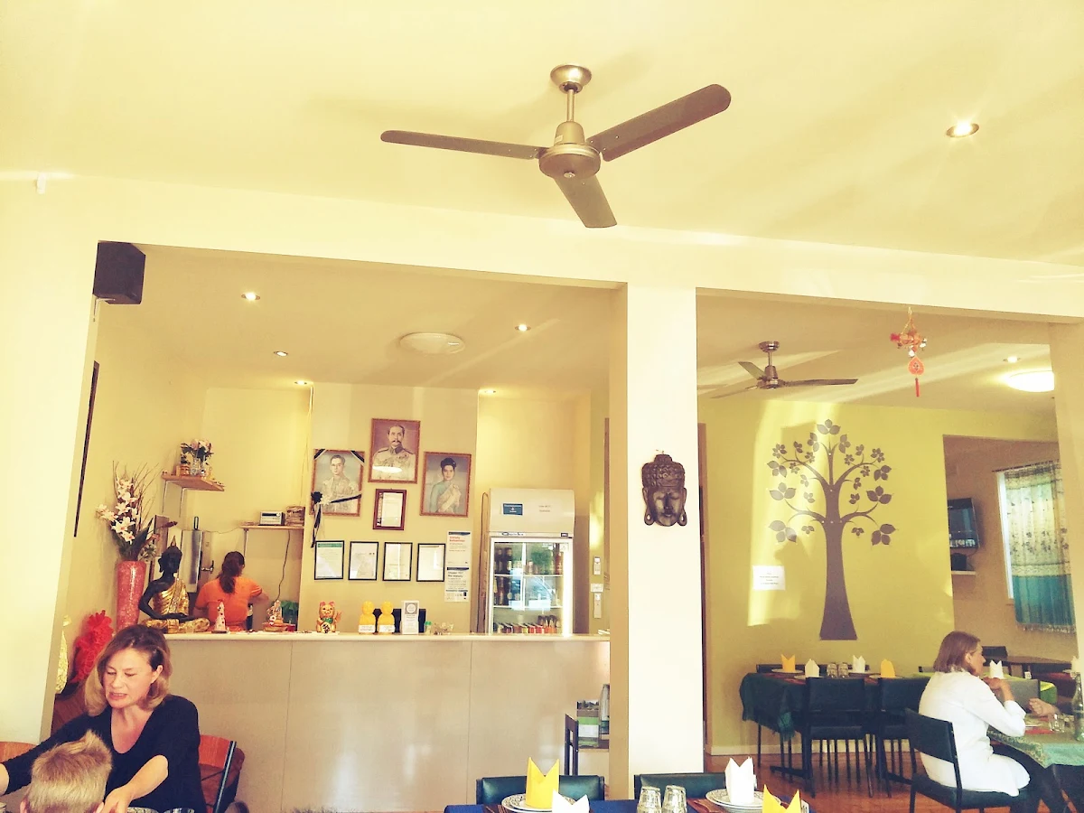Vibe, Red Ginger Thai