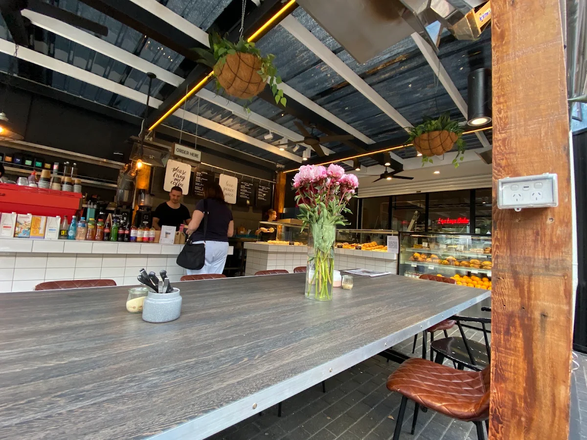 Vibe, Baked & Co.