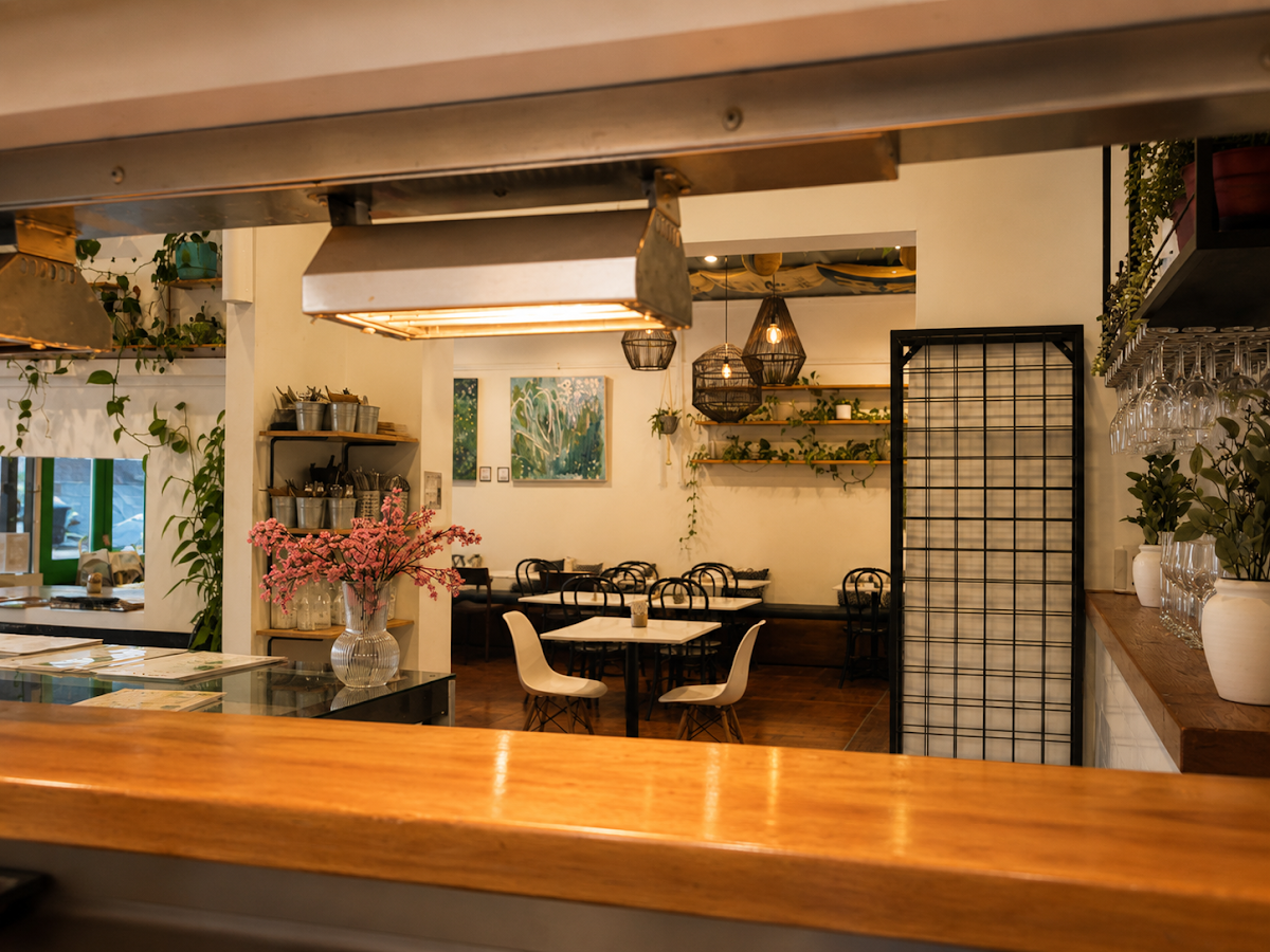 Vibe, Local Luxe Cafe