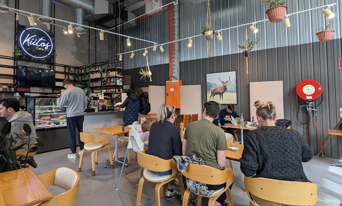 Vibe, Kiitos Cafe