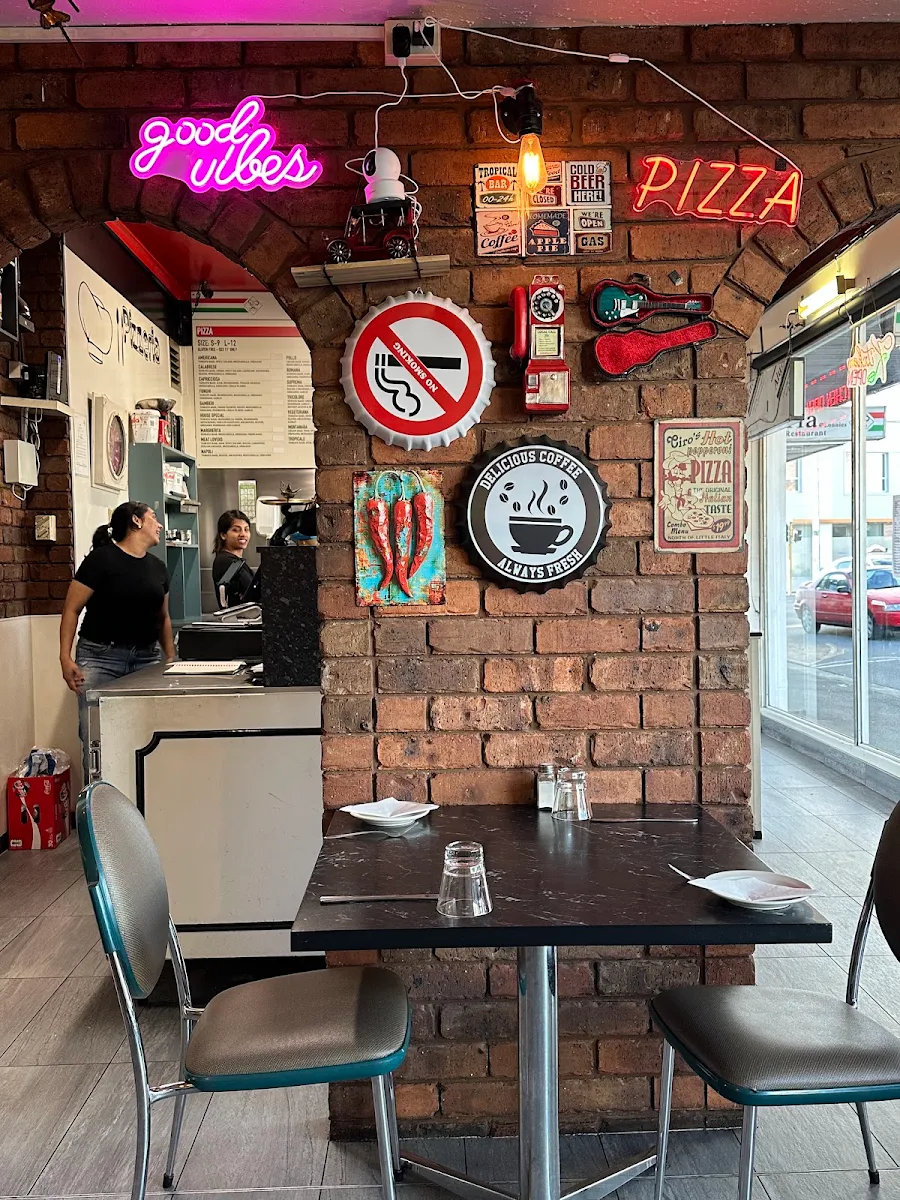 Vibe, Osteria@Lonnies