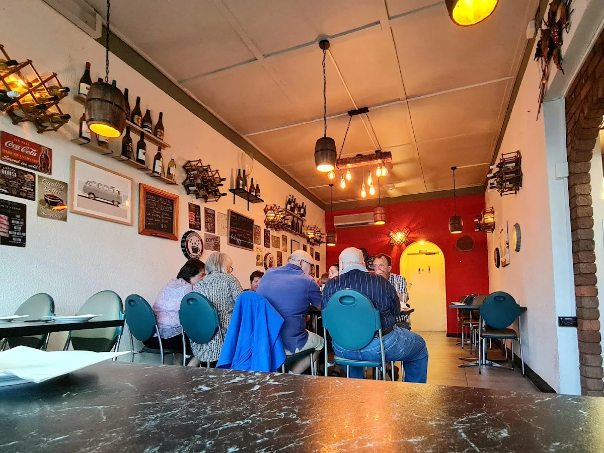 Vibe, Osteria@Lonnies