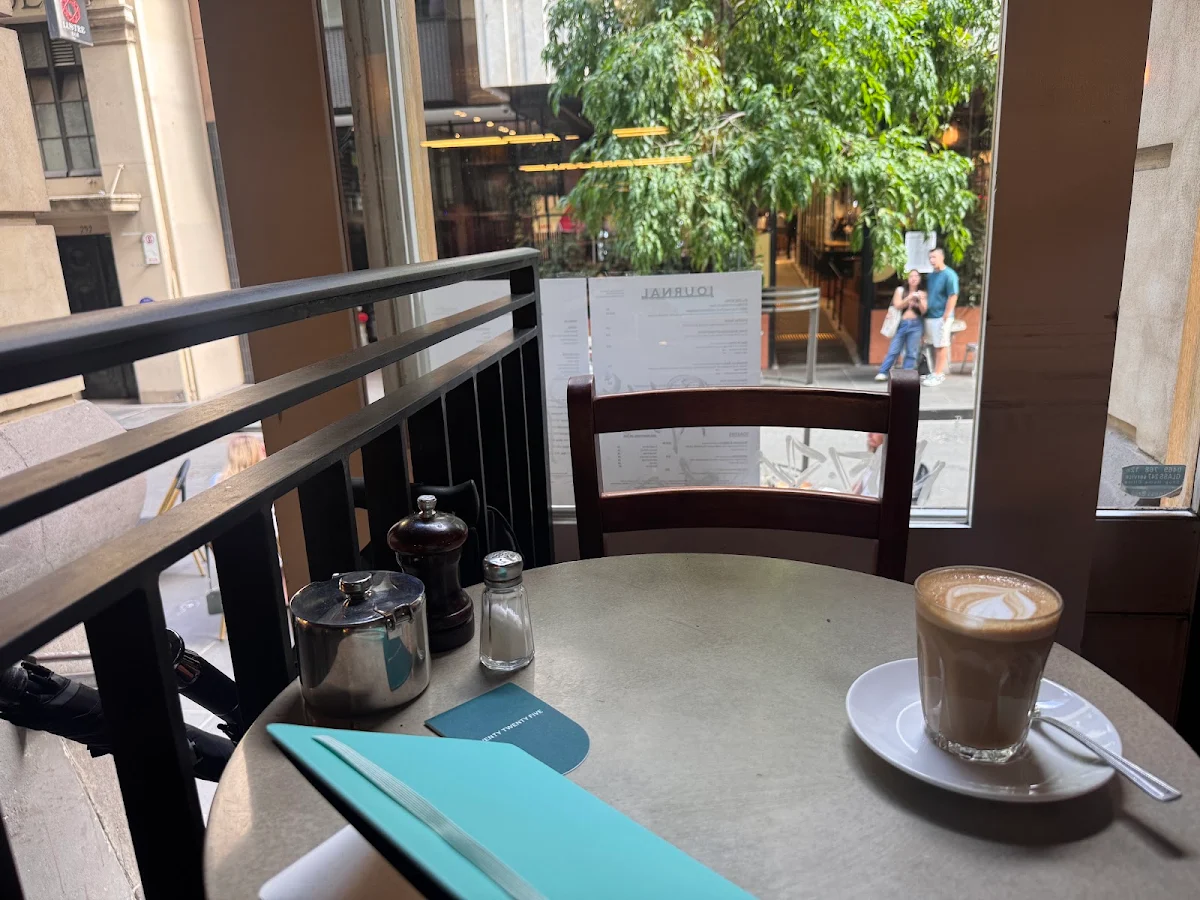 Vibe, Degraves Street
