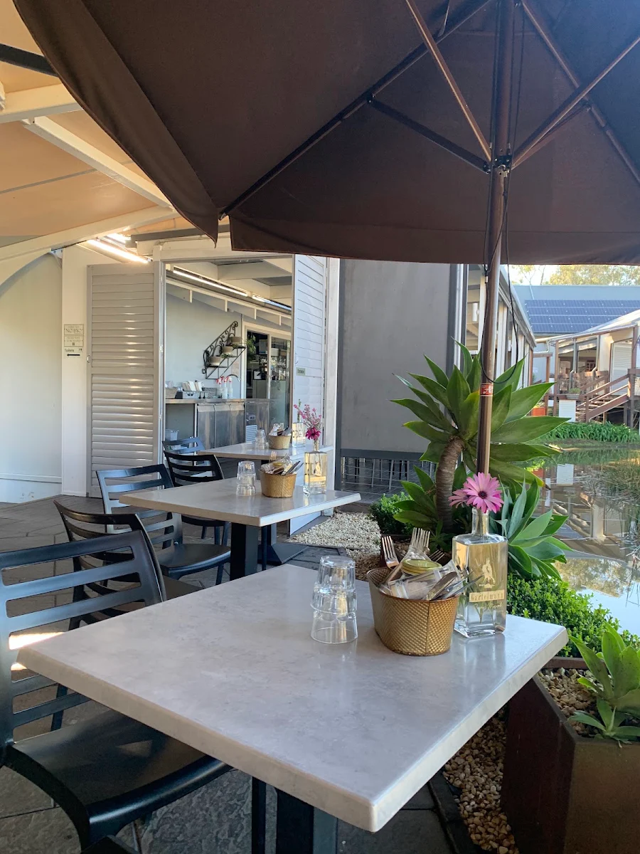 Vibe, The Deck Cafe Lovedale