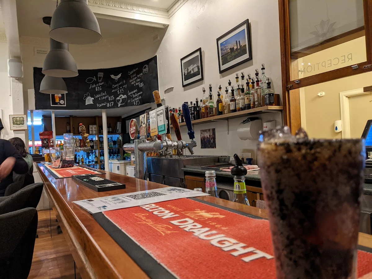 Vibe, Fish Creek Hotel