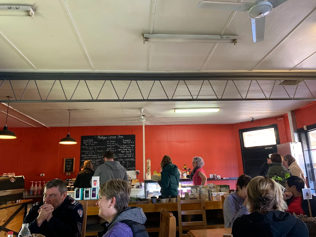 Vibe, Mudgee Corner Store