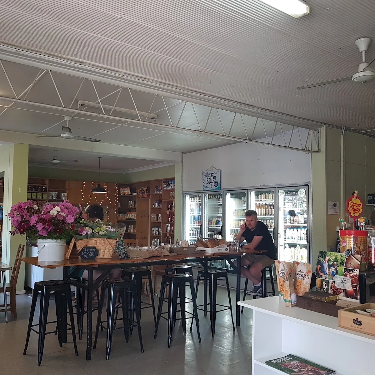 Vibe, Mudgee Corner Store
