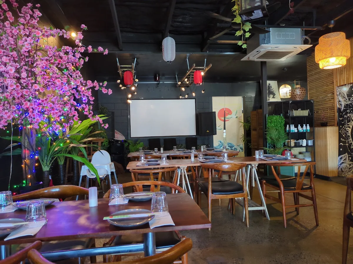 Vibe, Momoko Southport