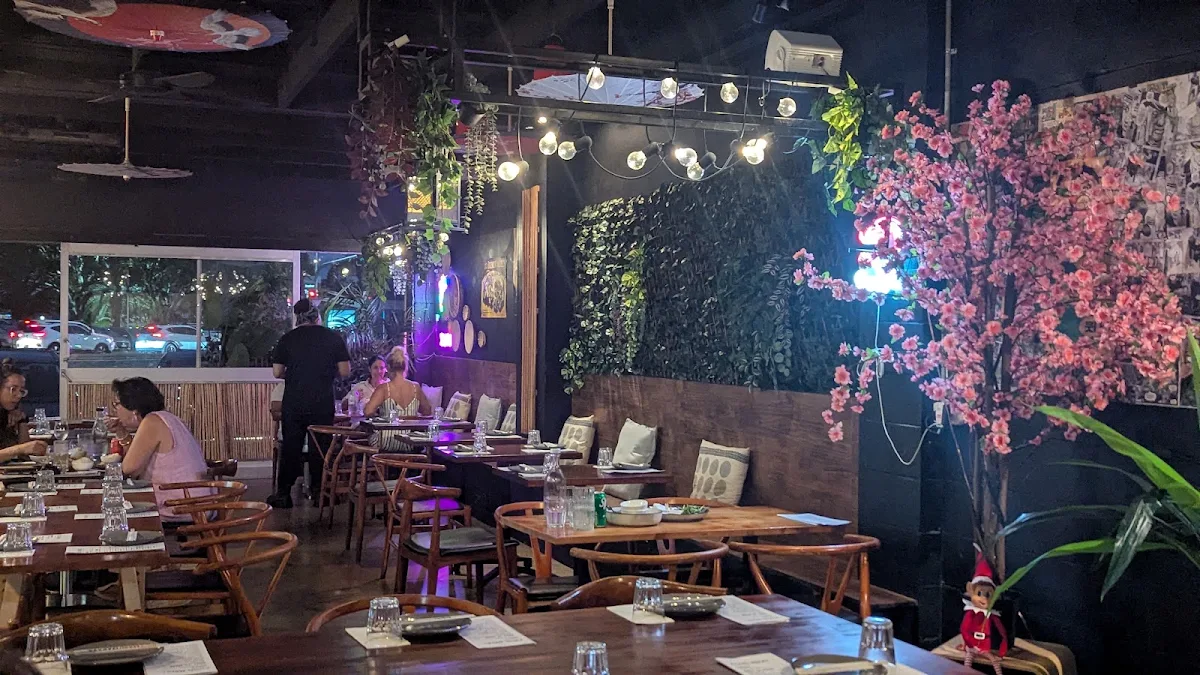 Vibe, Momoko Southport