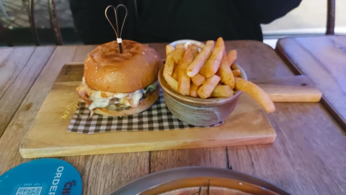 Food & drink, Hey Chica!