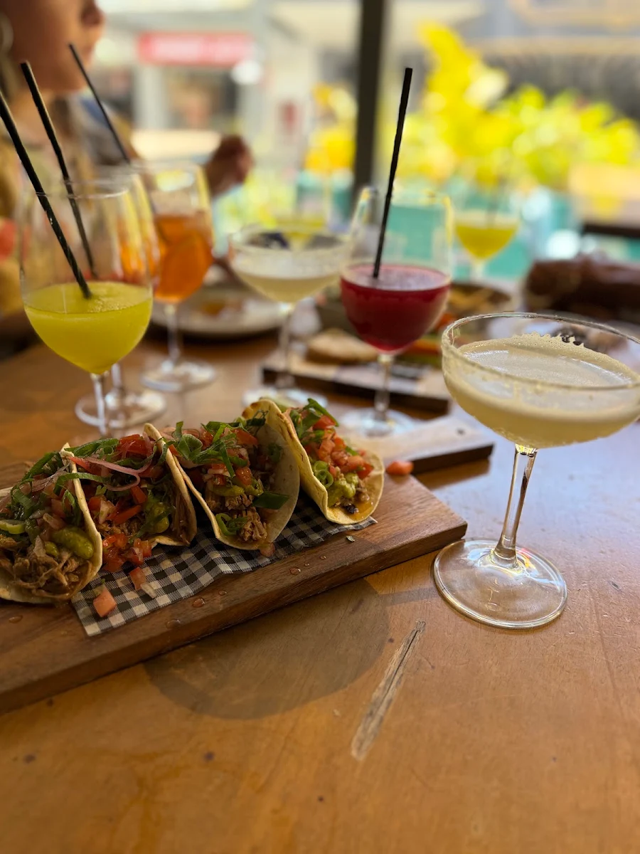 Food & drink, Hey Chica!
