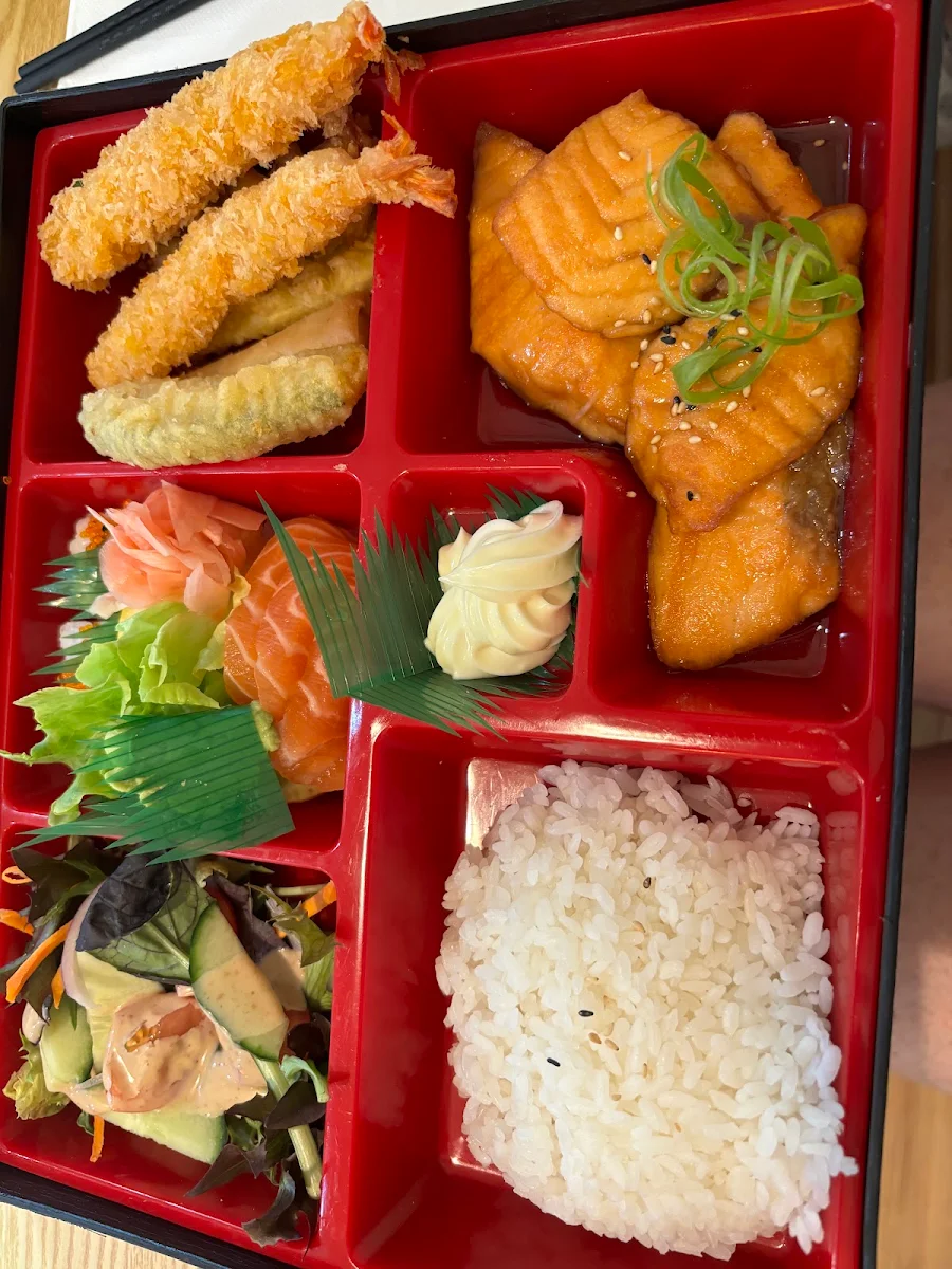 Food & drink, Suli Sushi