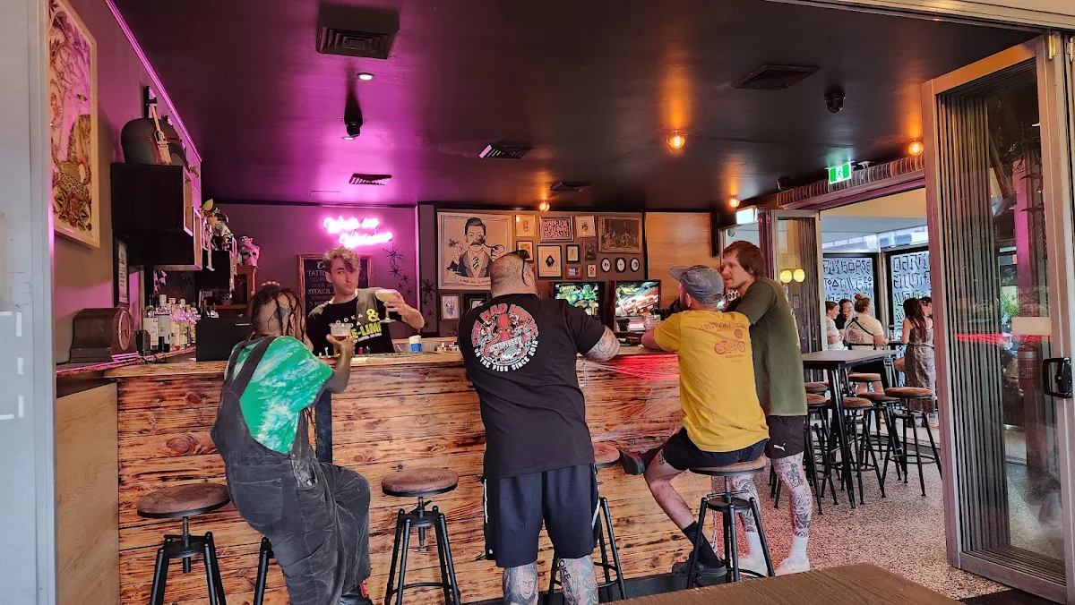 Vibe, Walk-ins Welcome