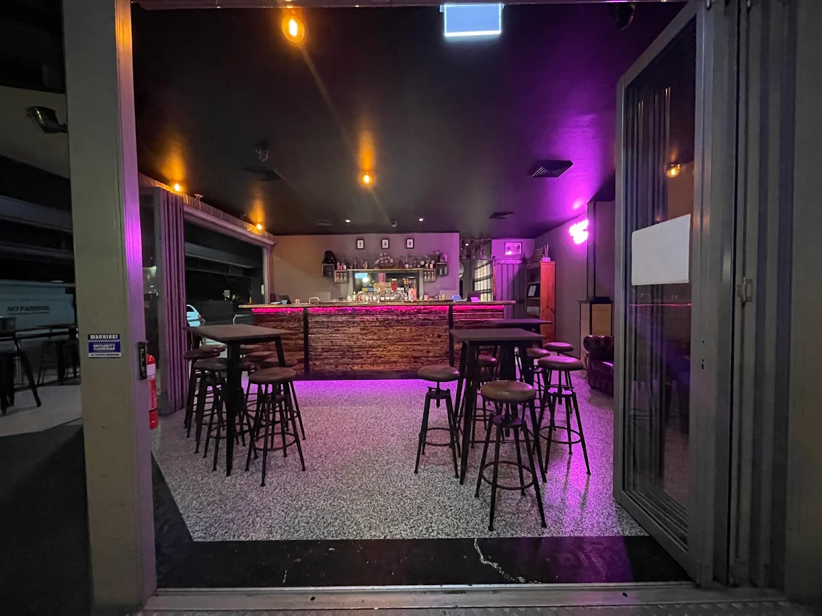 Vibe, Walk-ins Welcome