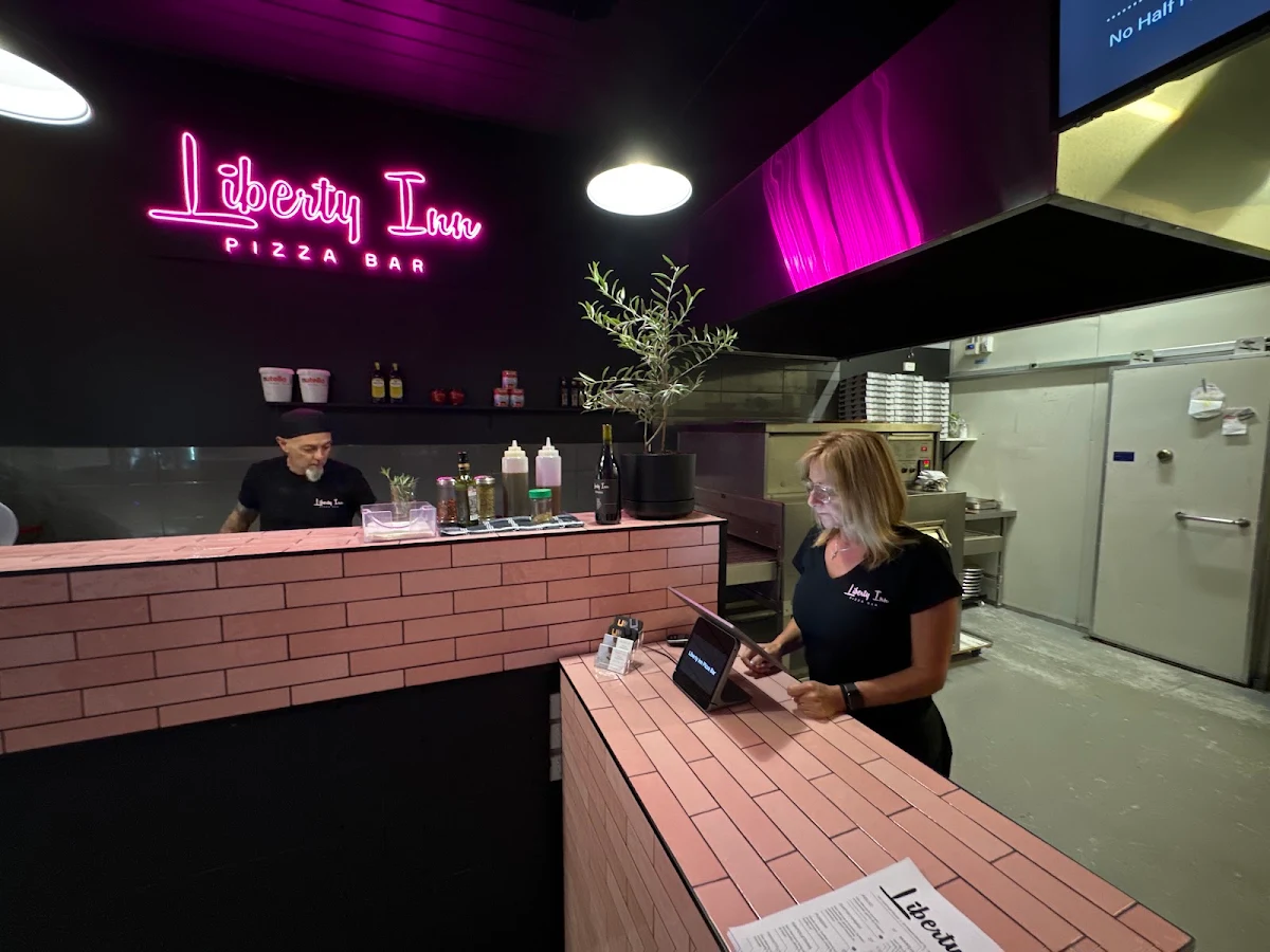 Vibe, Liberty Inn Pizza Bar