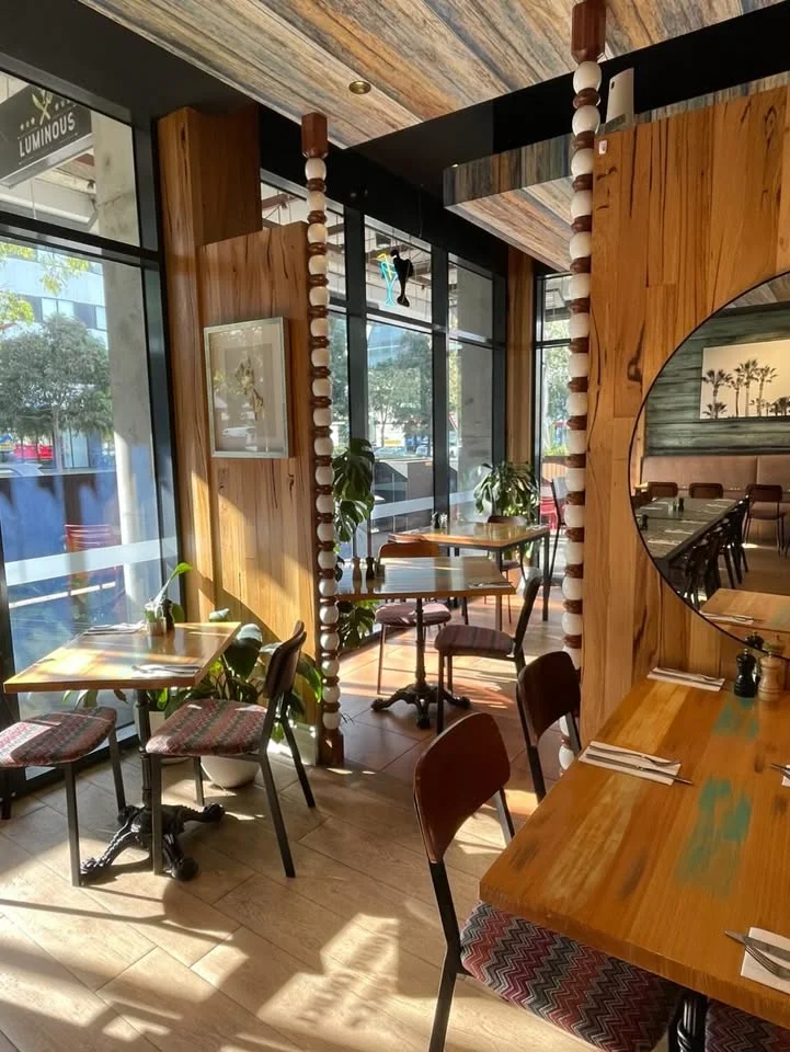 Vibe, Luminous Restaurant & Bar