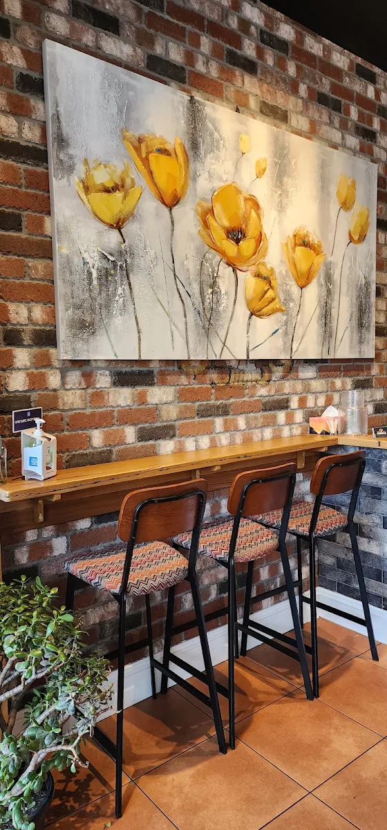 Vibe, Luminous Restaurant & Bar