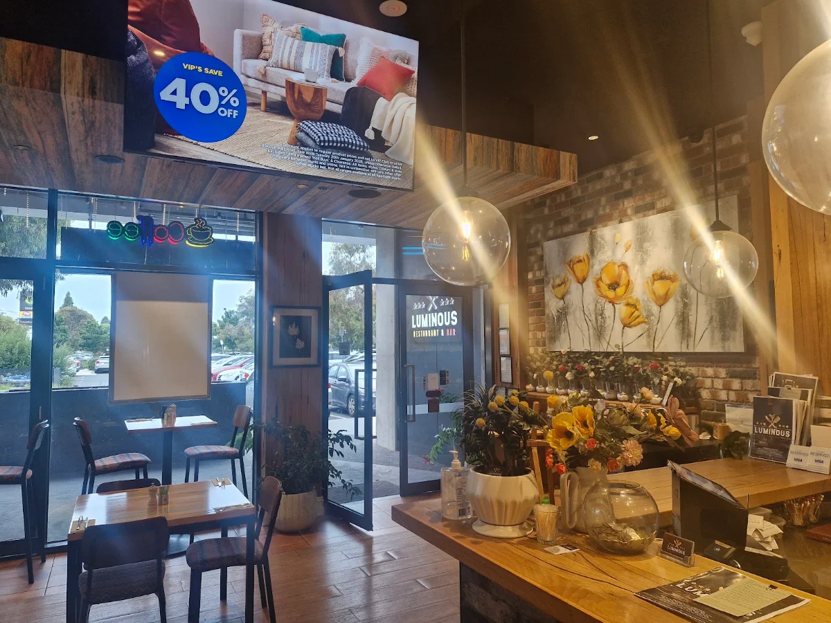 Vibe, Luminous Restaurant & Bar
