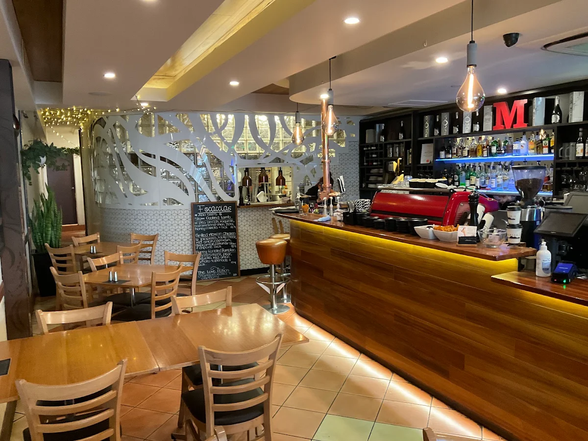 Vibe, Montania Cafe - Bar - Restaurant