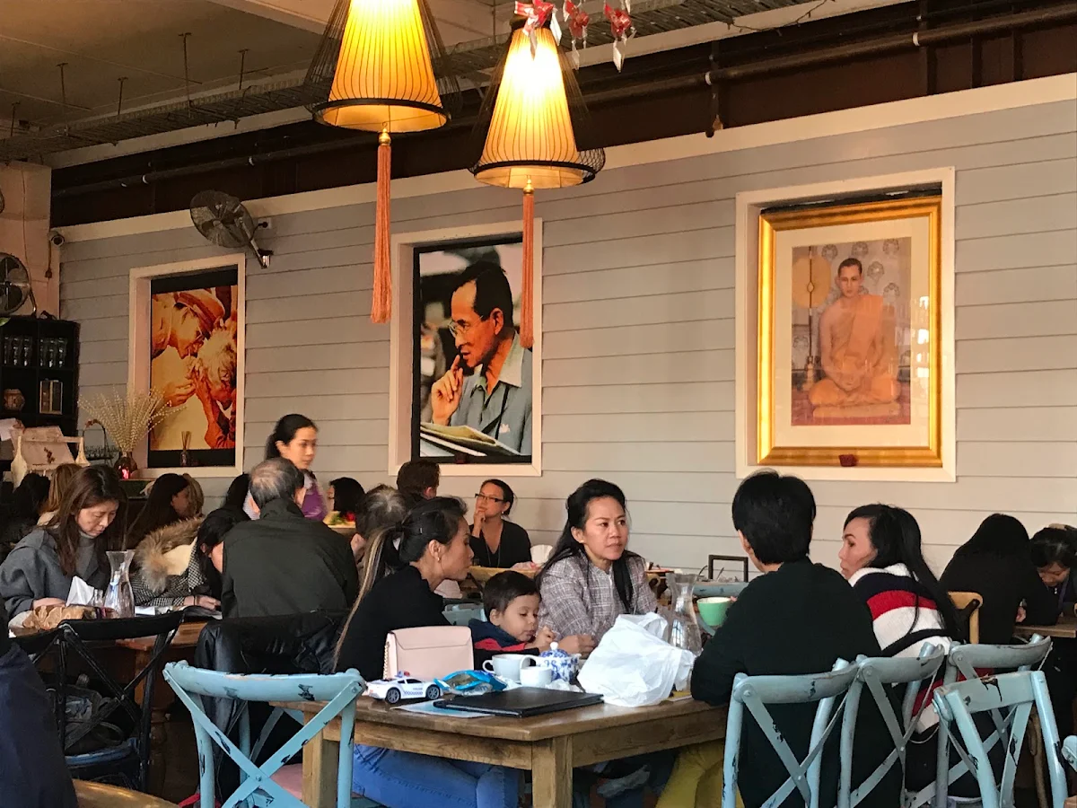Vibe, Jinda Thai Restaurant