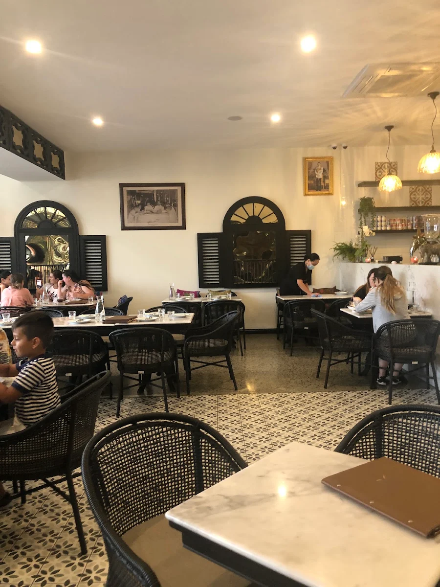 Vibe, Jinda Thai Restaurant