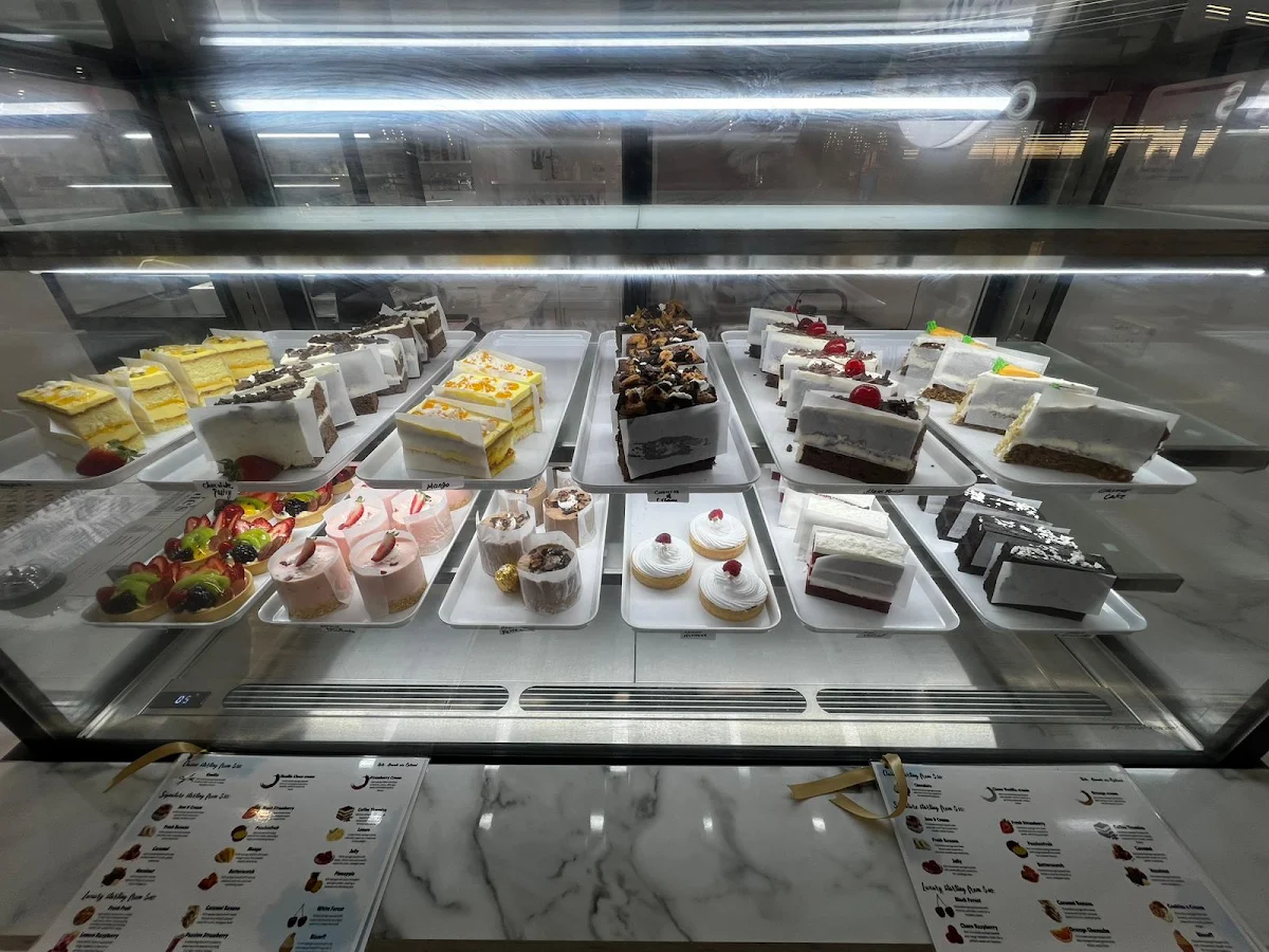 Vibe, Ollies Cake House