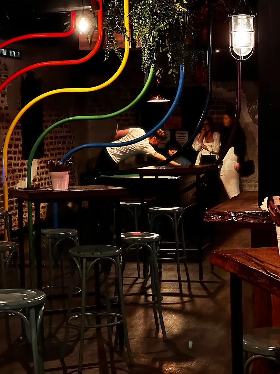 Vibe, The Joint Bar