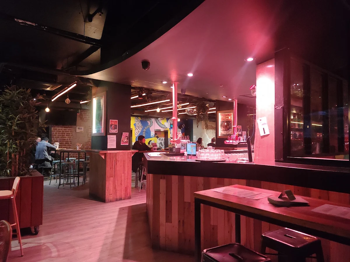 Vibe, The Joint Bar