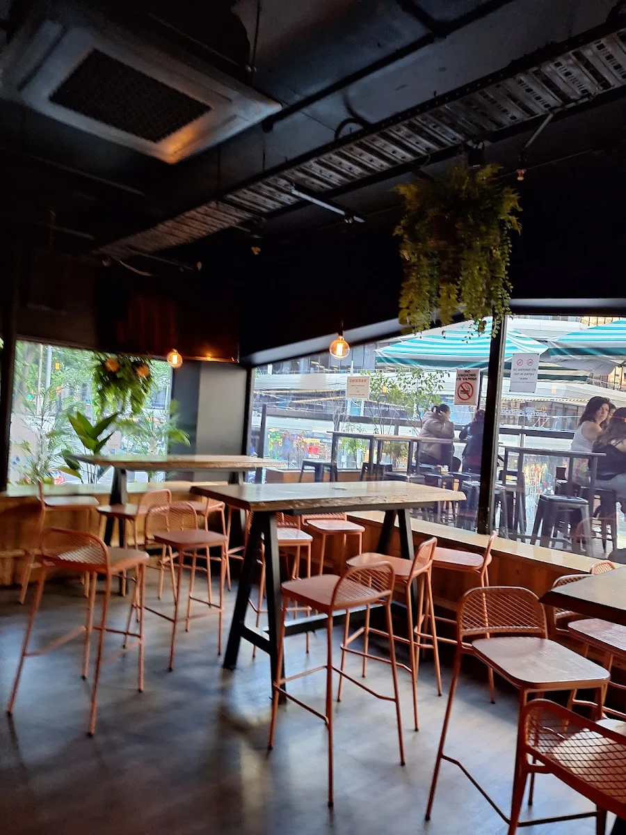 Vibe, The Joint Bar