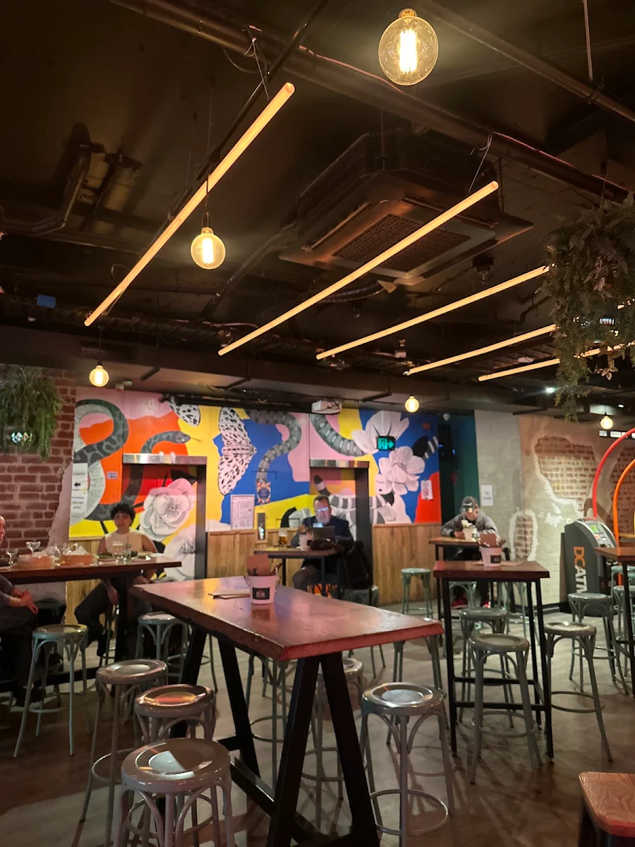 Vibe, The Joint Bar