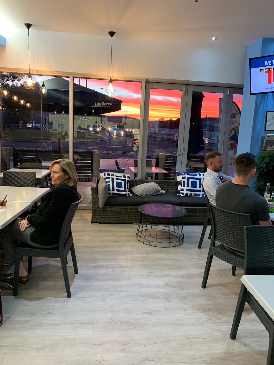 Vibe, Evergreen Cafe