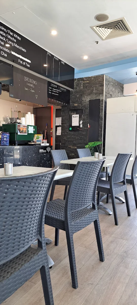 Vibe, Evergreen Cafe